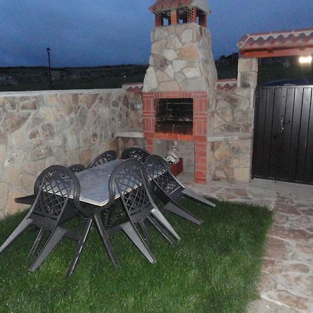 Гостевой дом Casa Rural La Vega De Gredos Сан-Мартин-де-ла-Вега-дель-Альберче Экстерьер фото