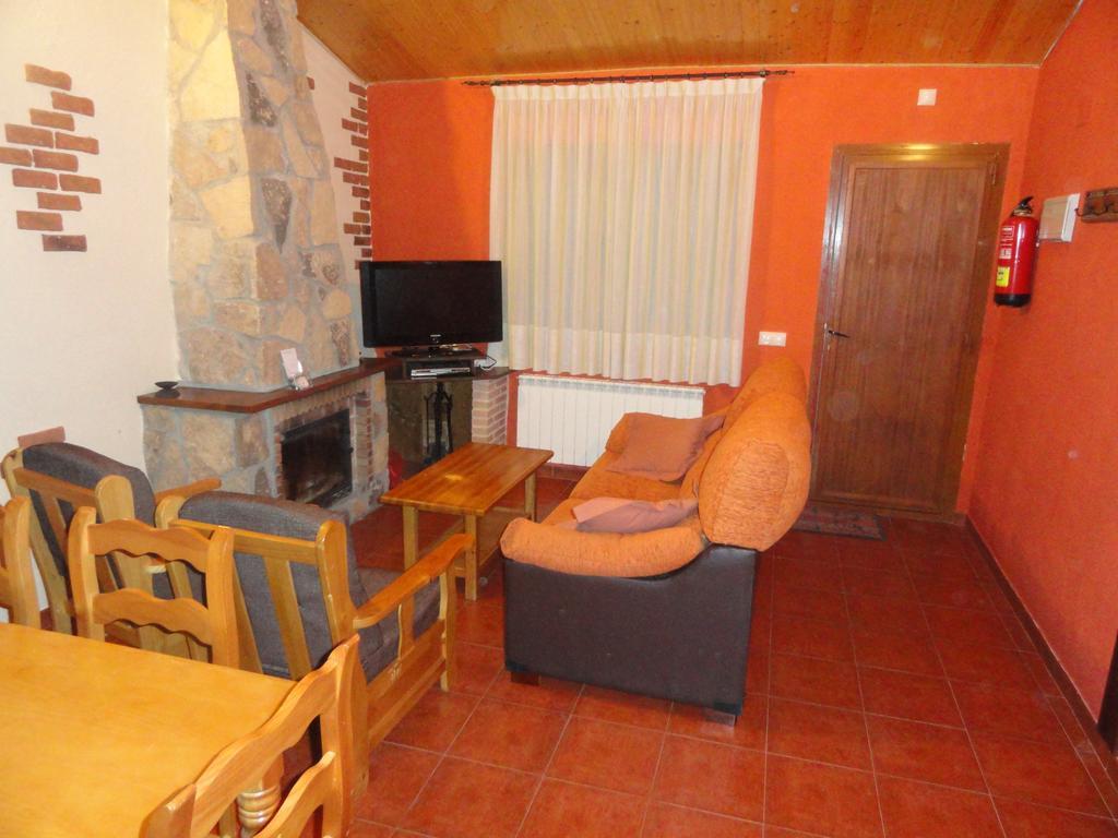 Гостевой дом Casa Rural La Vega De Gredos Сан-Мартин-де-ла-Вега-дель-Альберче Экстерьер фото