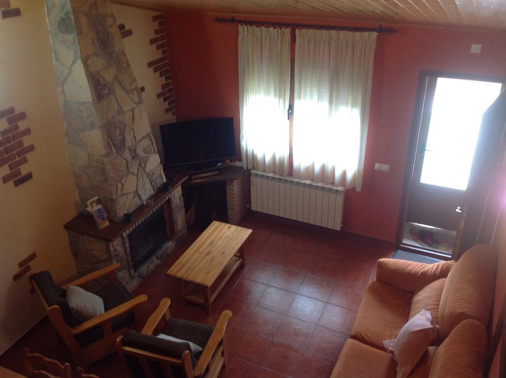 Гостевой дом Casa Rural La Vega De Gredos Сан-Мартин-де-ла-Вега-дель-Альберче Экстерьер фото